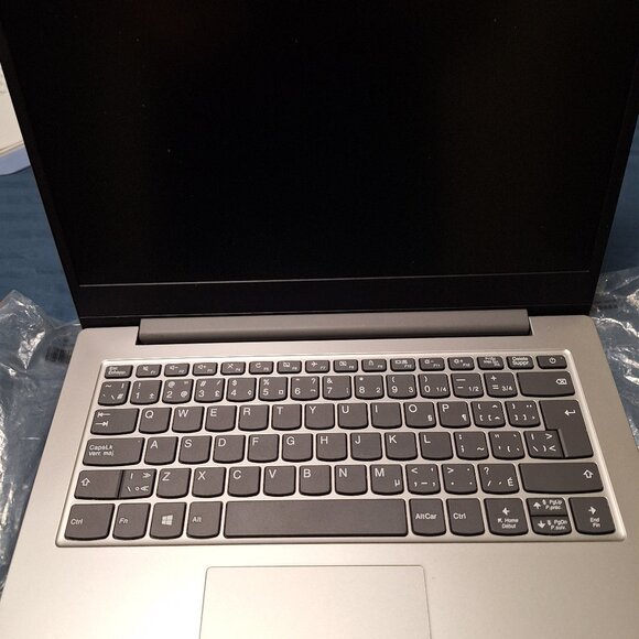 LENOVO 14",05 LAB TOP - Picture 1 of 5